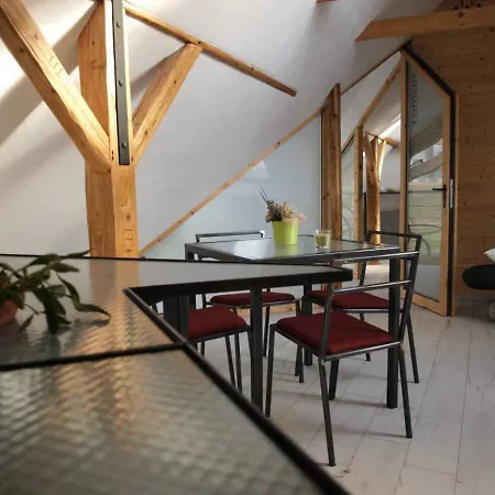 Homestay szállás Historicky Objekt Ailit