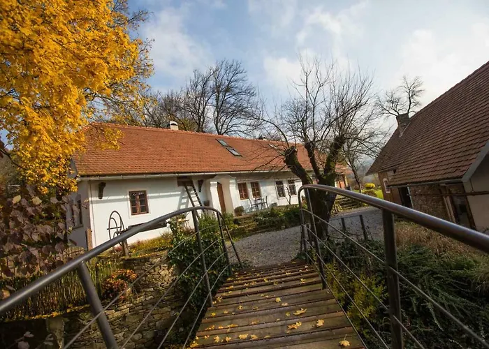 Homestay Historicky Objekt Ailit *