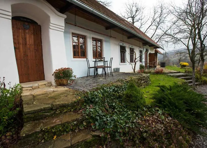 Homestay Historicky Objekt Ailit *