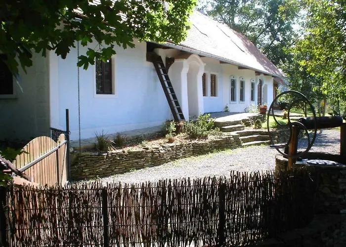 Historicky Objekt Ailit *